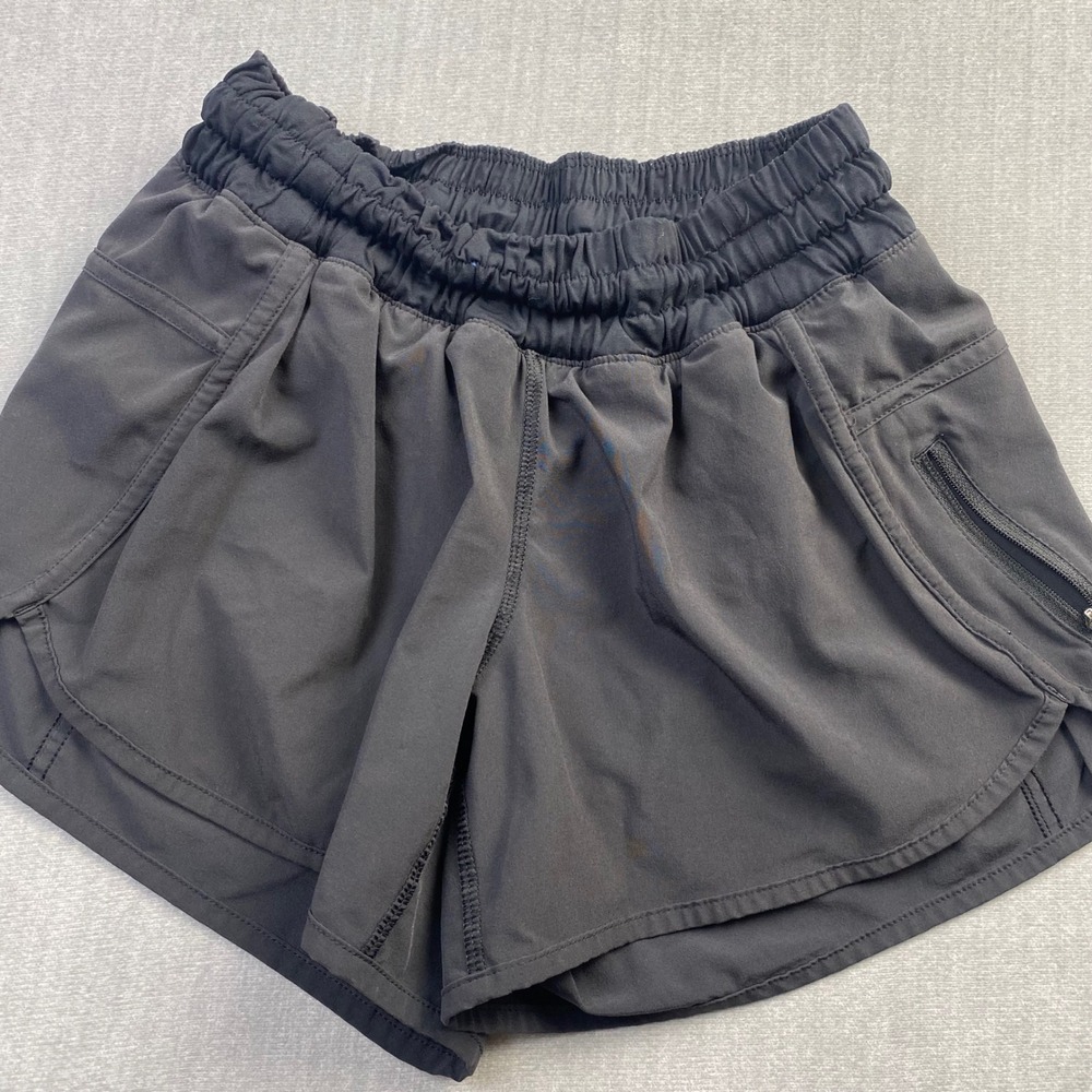 Lululemon Tracker Short V 4 Black Running Shorts Womens Size 4 Smocked Waistband